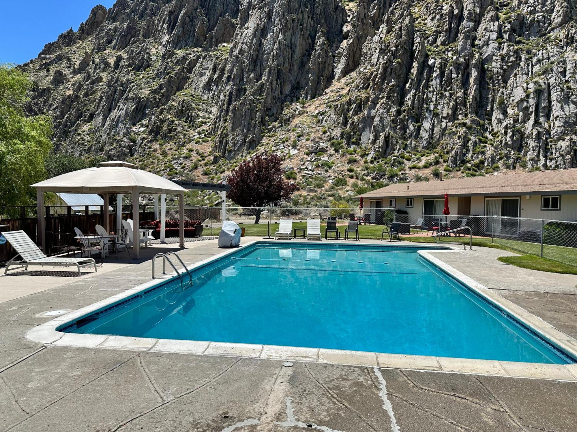 Meadowcliff Lodge Coleville Exterior photo
